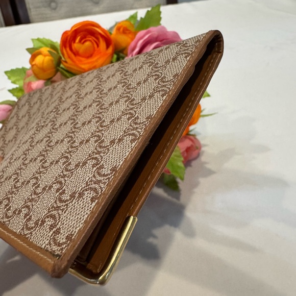 Authentic Celine bifold wallet - Picture 4 of 13